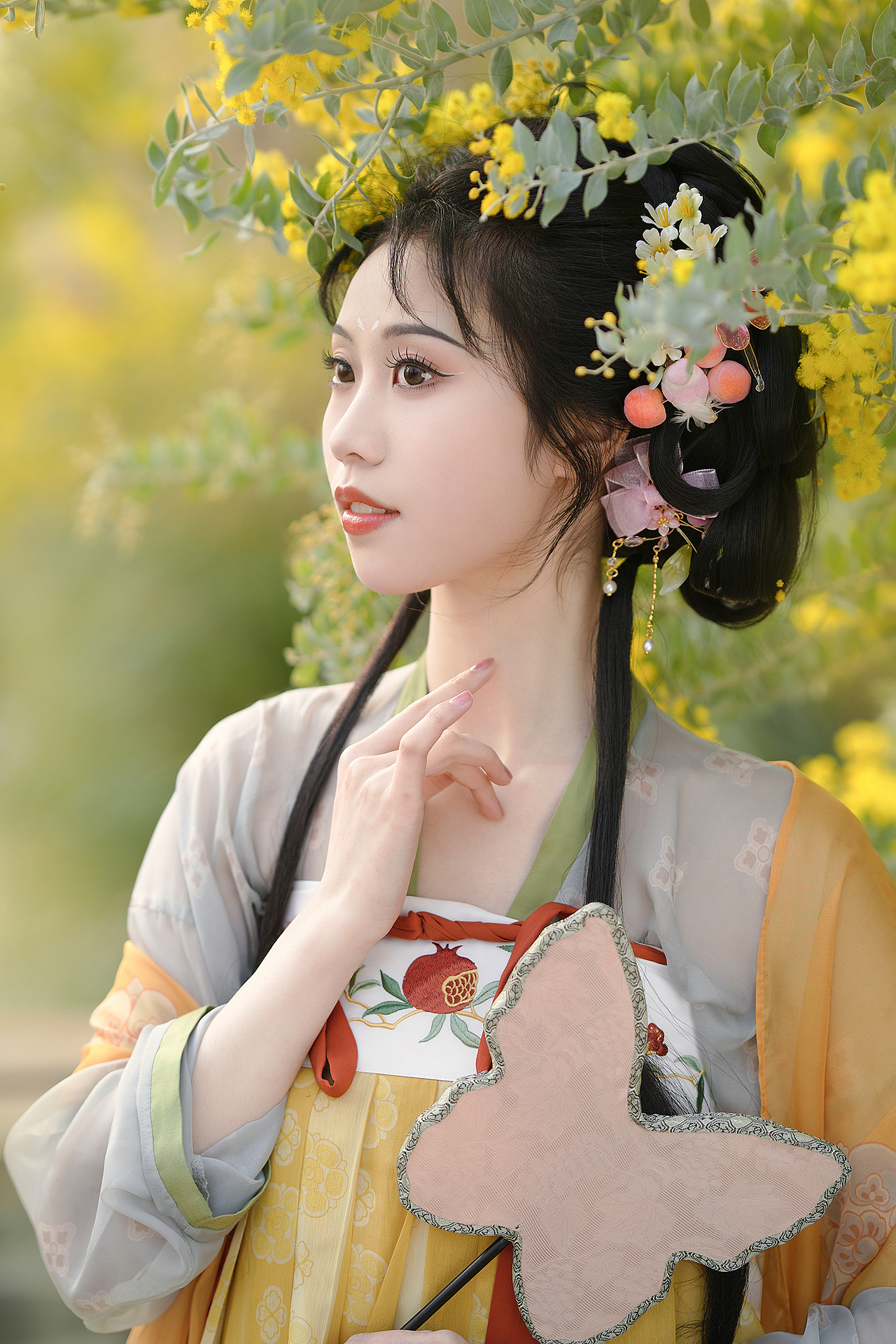 春日金合欢汉服 |正是江南好风景 落花时节又逢君