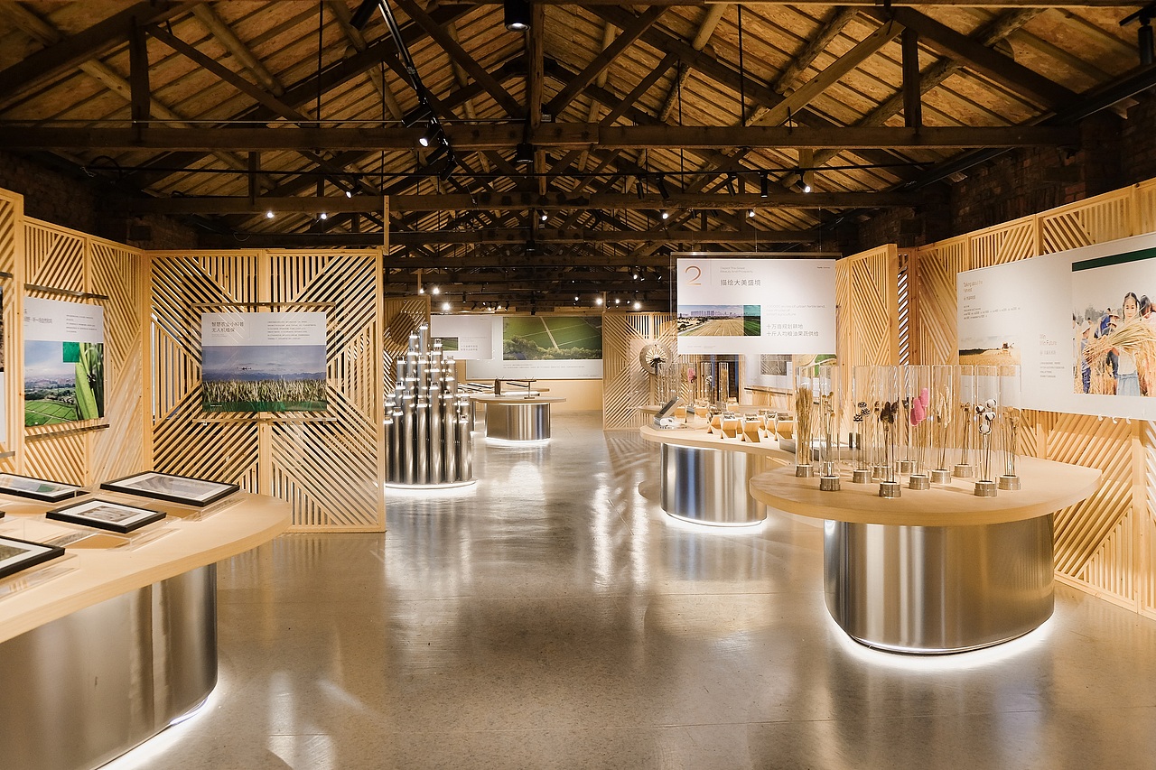 保留的三角木构屋顶© 小隐建筑