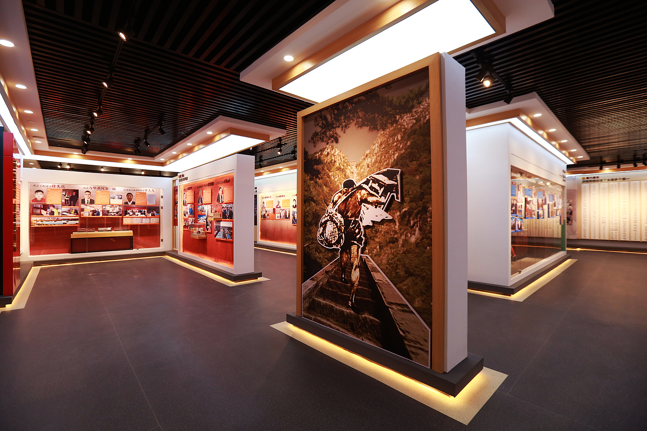 时代挑山工--劳模工匠馆