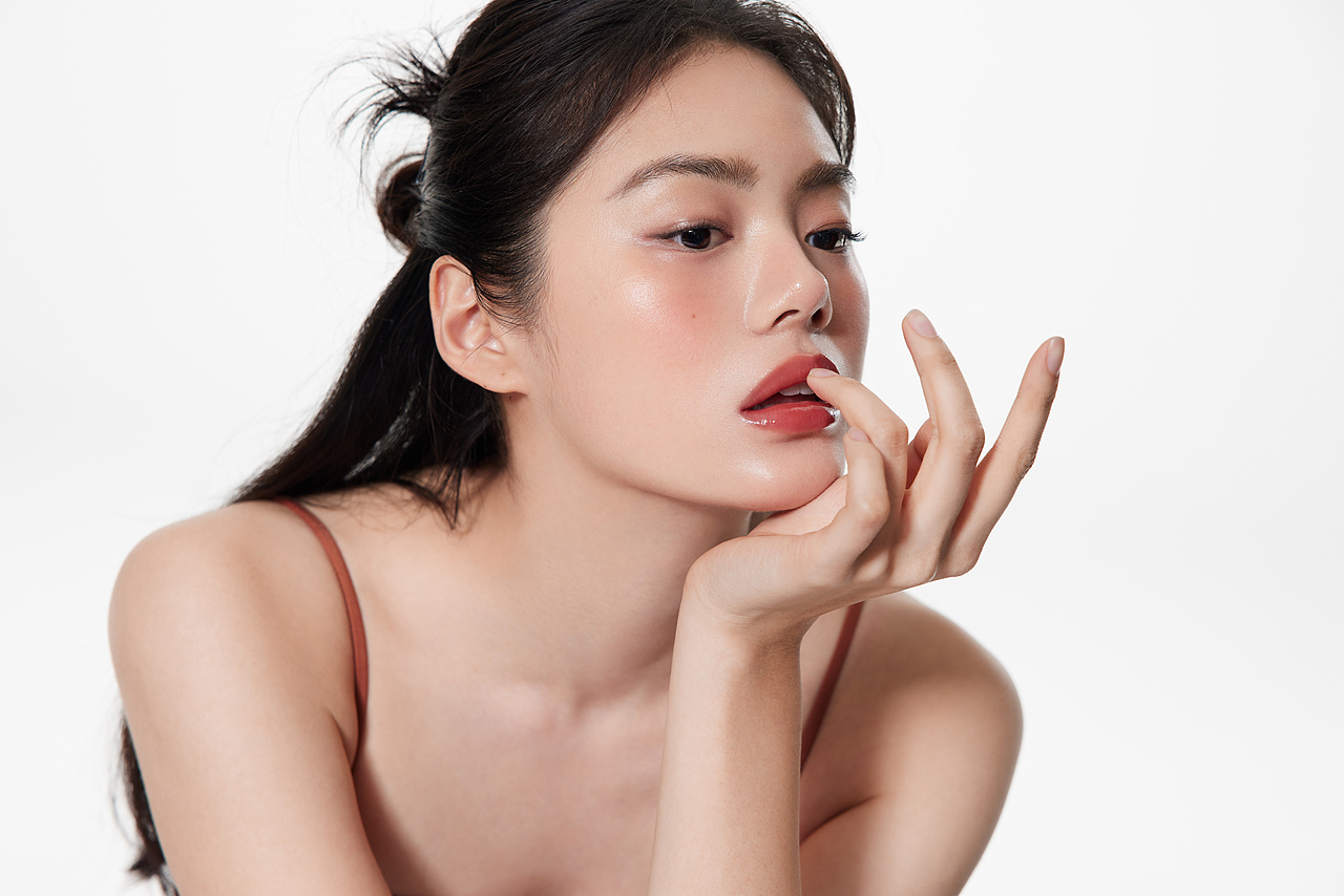 熔点口红| 随性洒脱的高级感（图ZMzQ5NTMxMDg0） - 人像摄影 - 站酷设计师他是33原创素材 - 站酷ZCOOL