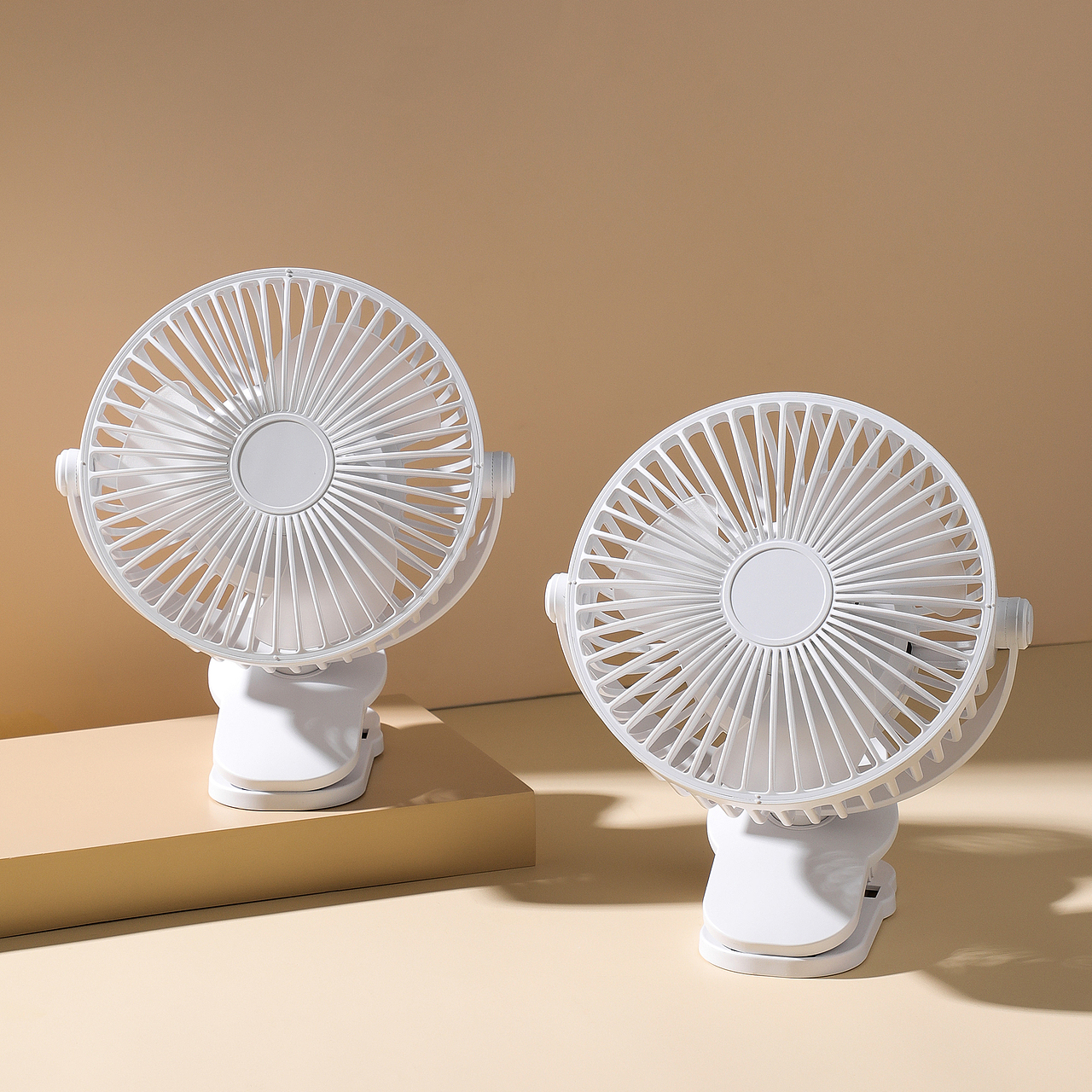 手持风扇/桌面小风扇（图ZMzU3MjUyMTgw） - 产品摄影 - 站酷设计师To1893原创素材 - 站酷ZCOOL