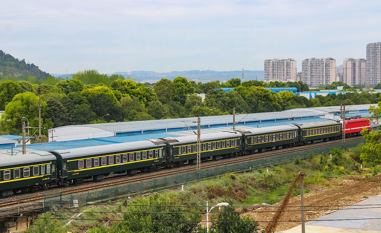 韶山7E型电力机车