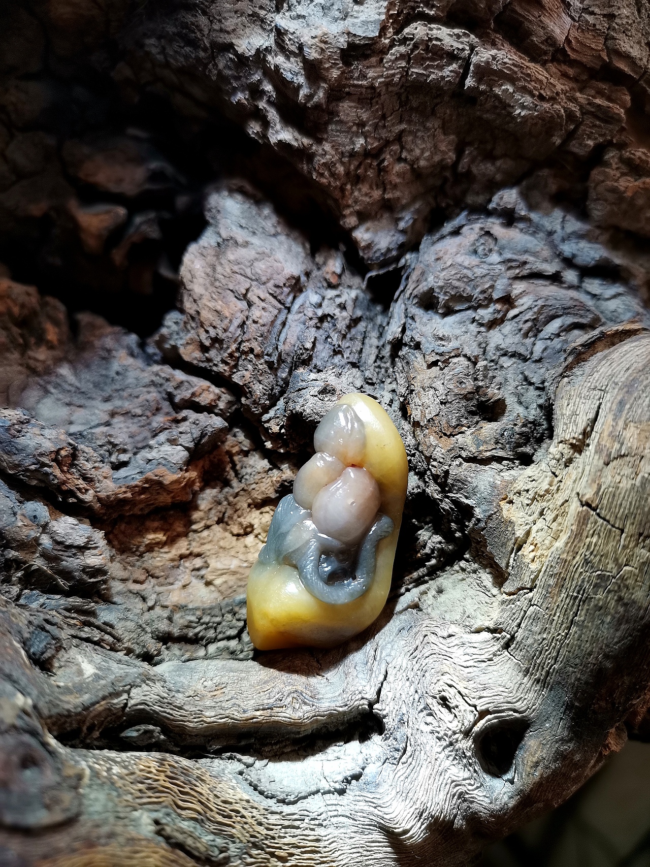 几件玉石小雕件西域玉雕大师许像元作品金丝玉和田玉