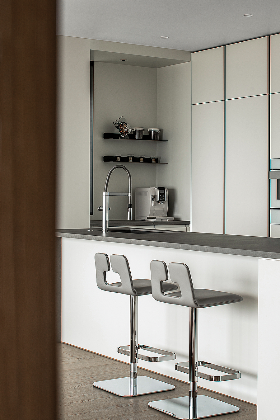 215㎡极简白色住宅,平衡的克制美!