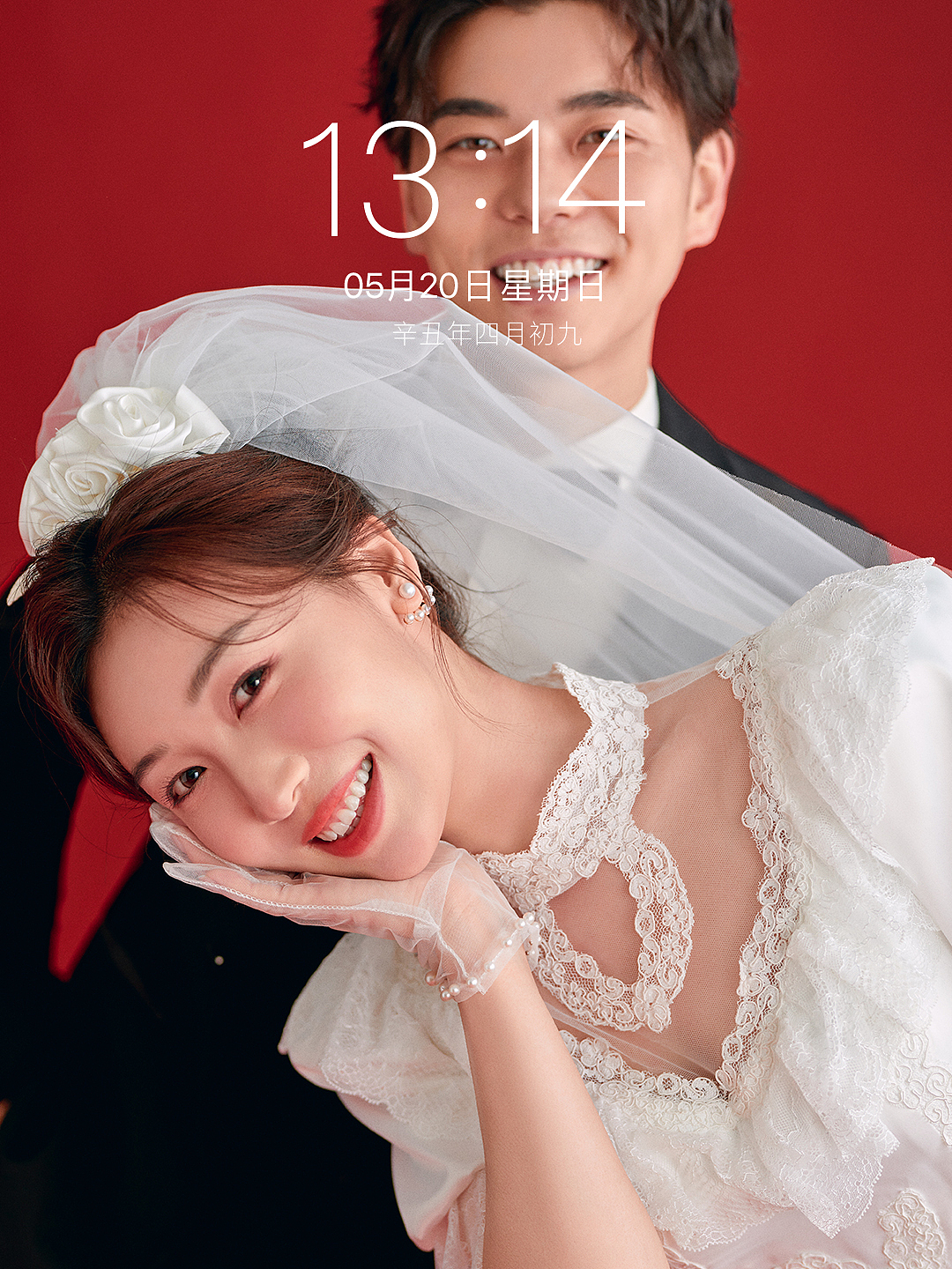 室内婚纱照做成了手机屏保，真的好好看～