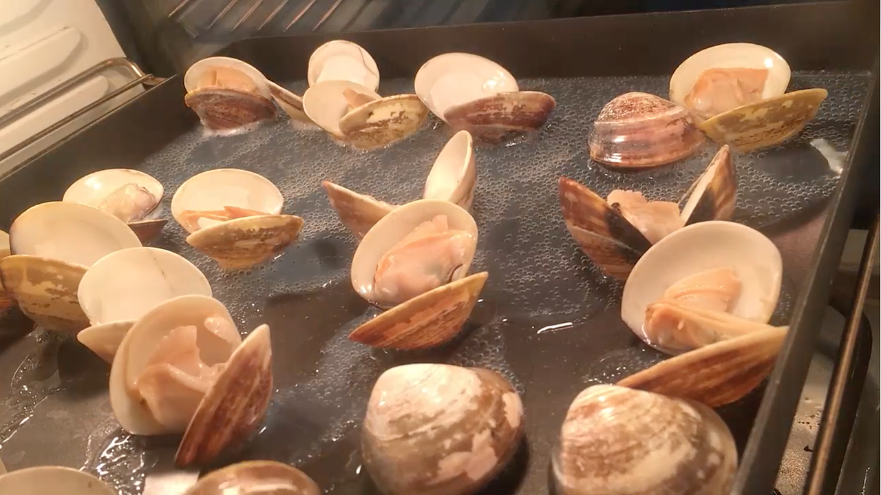 食物在烤箱里活了