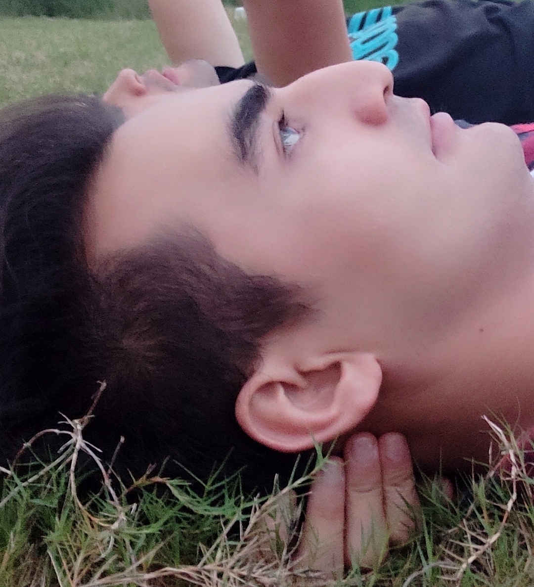 仰望天空（图ZMjMyMzc4MjMy） - 人像摄影 - 站酷设计师Z58716324原创素材 - 站酷ZCOOL