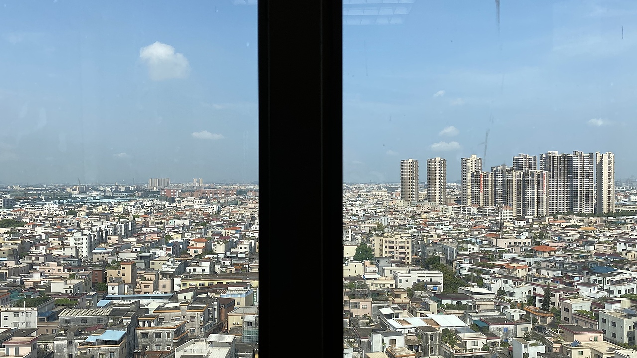 生病住院在病房外散步看到的窗外