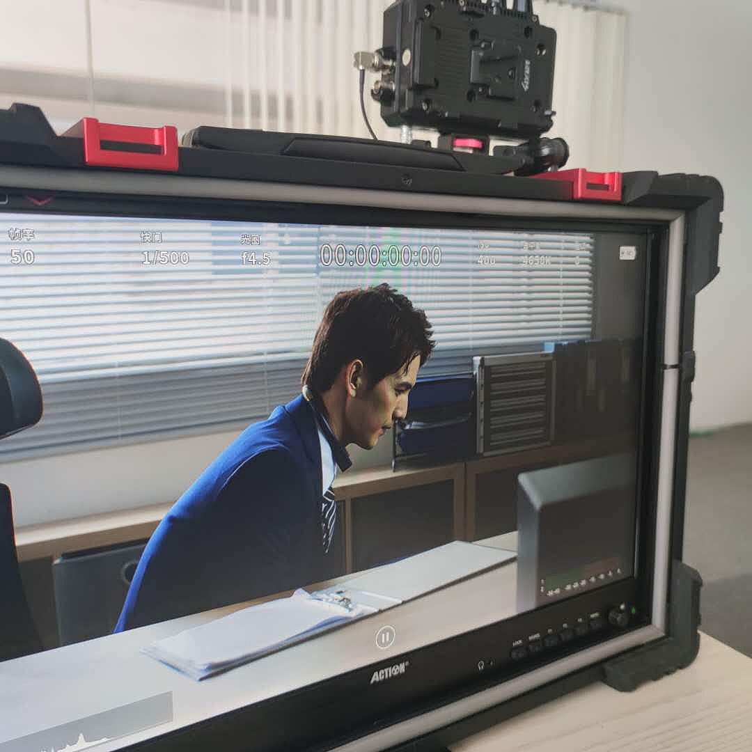 轻量级智能颈椎按摩仪 | GIC ✖ foodography