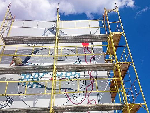 高空墙绘——这个高度画画,就问你怕不怕?