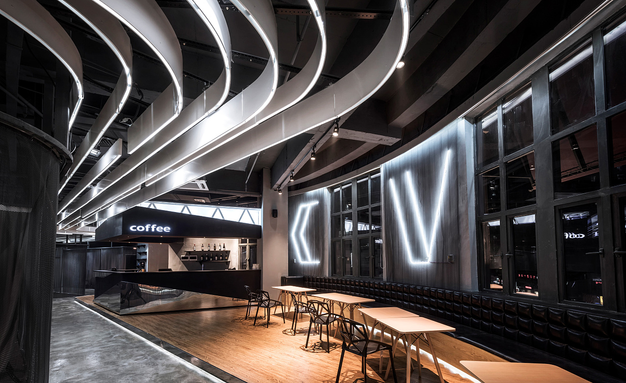 定制金属掉片呼应空间逻辑增强空间层次感