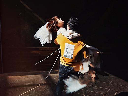 是时候决定和你即便匆忙去远行，去看黄昏与黎明。