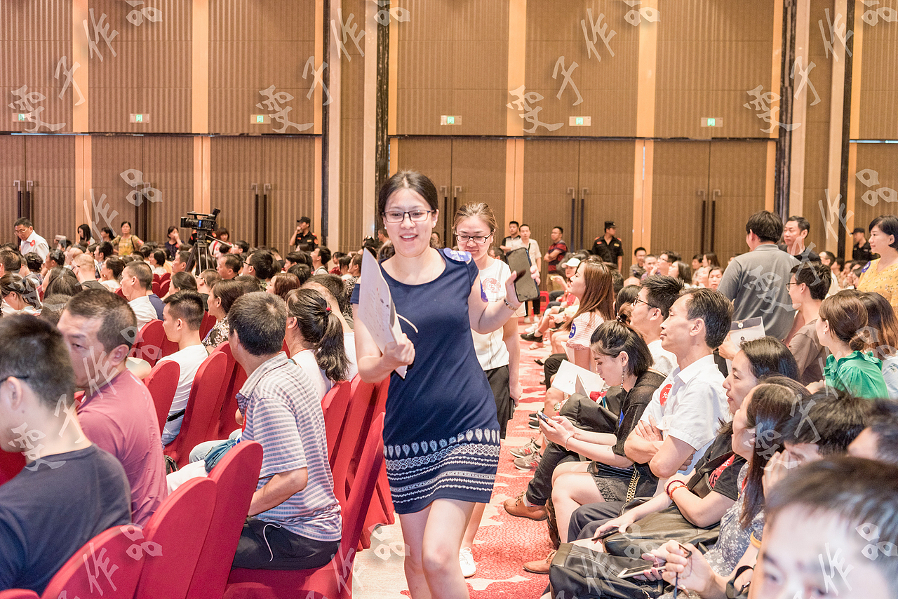 房地产：光明上海府邸开盘（图ZMjE2ODk1NjYw） - 人文/纪实摄影 - 站酷设计师摄影人雯子原创素材 - 站酷ZCOOL