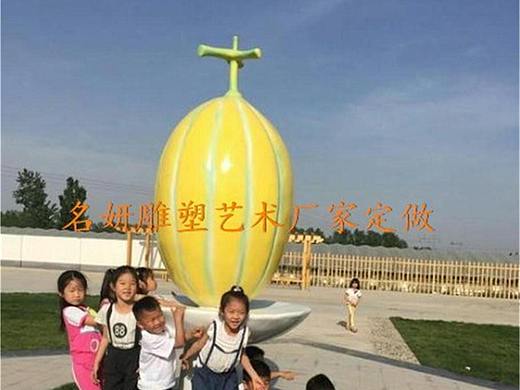 香瓜小镇景观就是这么“甜脆”玻璃钢甜瓜雕塑小品美陈