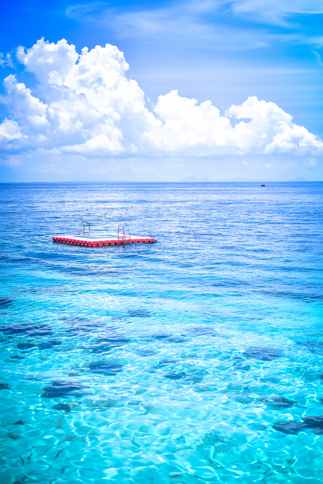 蓝得透彻的仙本那