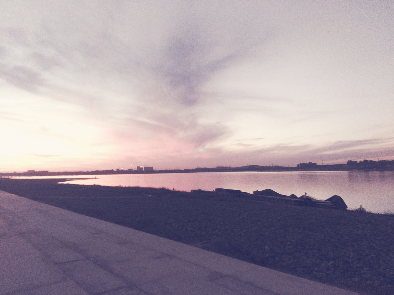 龙湖一瞥（图ZNTcyOTYyODg=） - 风光摄影 - 站酷设计师穿条纹的大叔原创素材 - 站酷ZCOOL