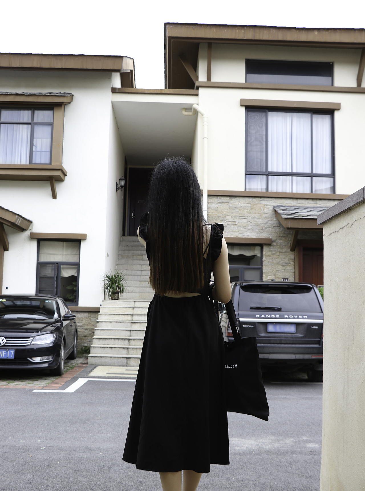 背影人物别墅作品信息创作时间2018/08/29创作工具80d添加表情喜欢ta