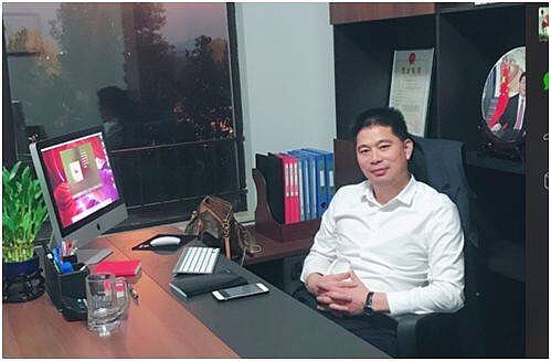 前空降兵成员、湖南成雄海餐饮董事长成雄海先生壁纸