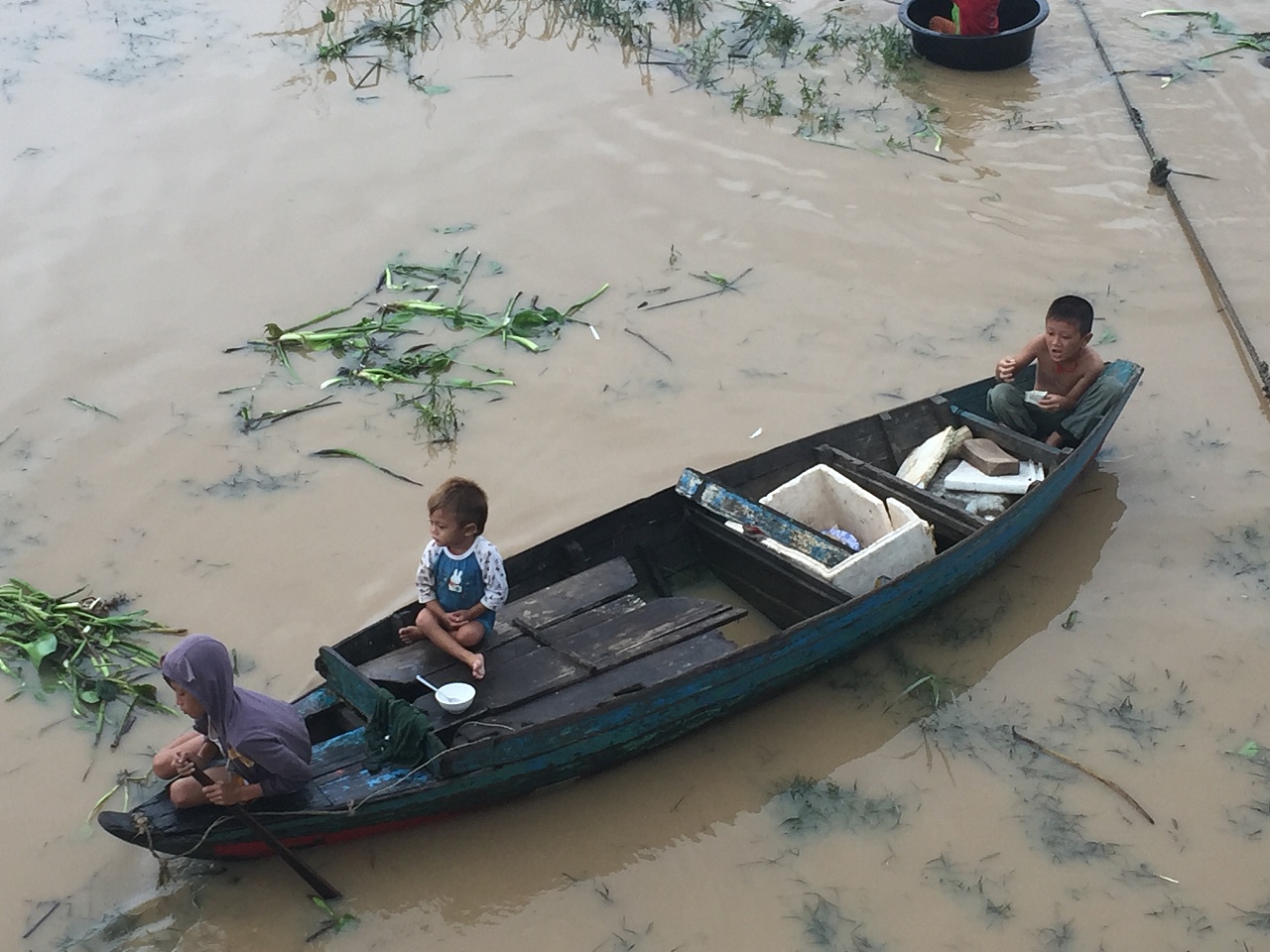 柬埔寨的水上穷苦人家