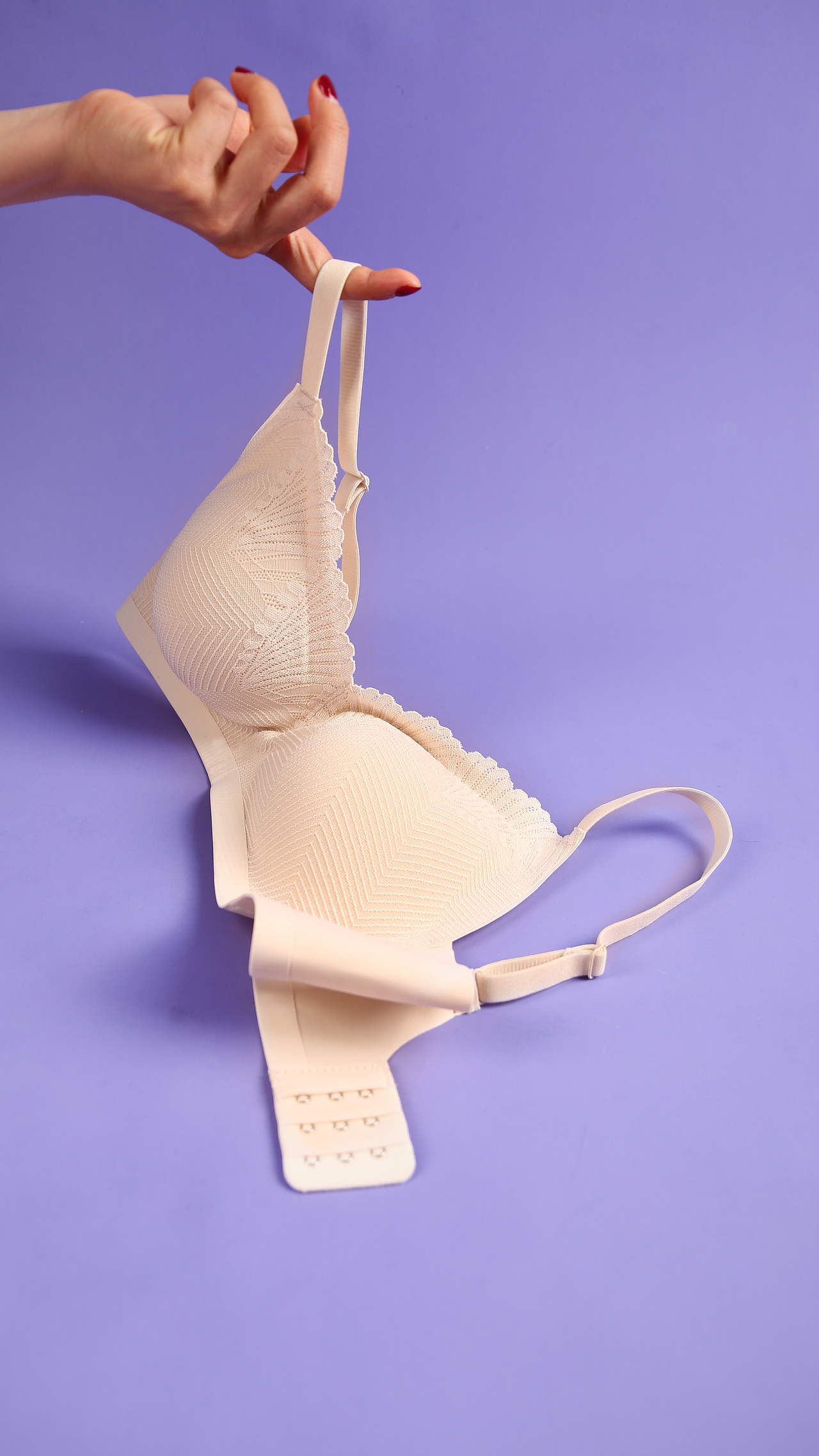 内衣静物拍摄（紫色背景）（图ZMjM5MDgxNTA4） - 产品摄影 - 站酷设计师王西瓜爱摄影原创素材 - 站酷ZCOOL