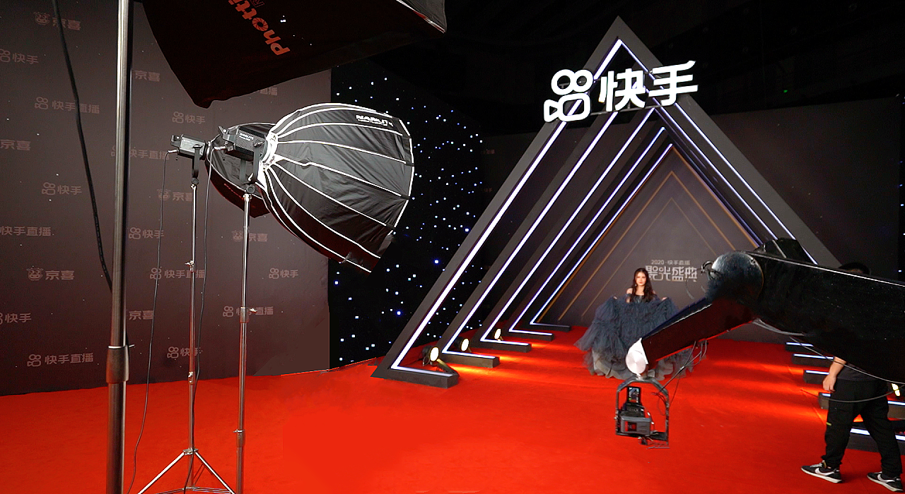 格莱美机械臂红毯签到互动拍照装置