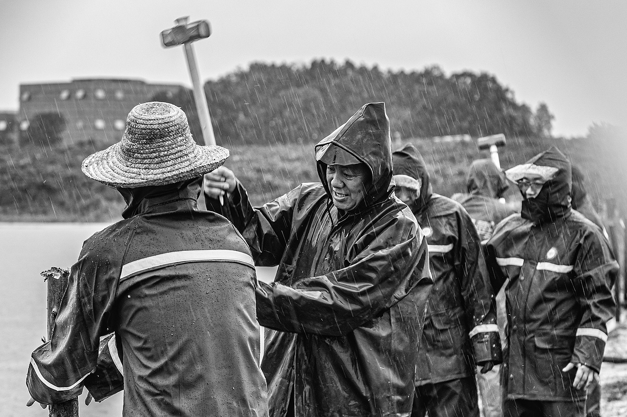 防汛抗灾现场（图ZMjE1NjQzNjg0） - 人文/纪实摄影 - 站酷设计师Alex1205原创素材 - 站酷ZCOOL