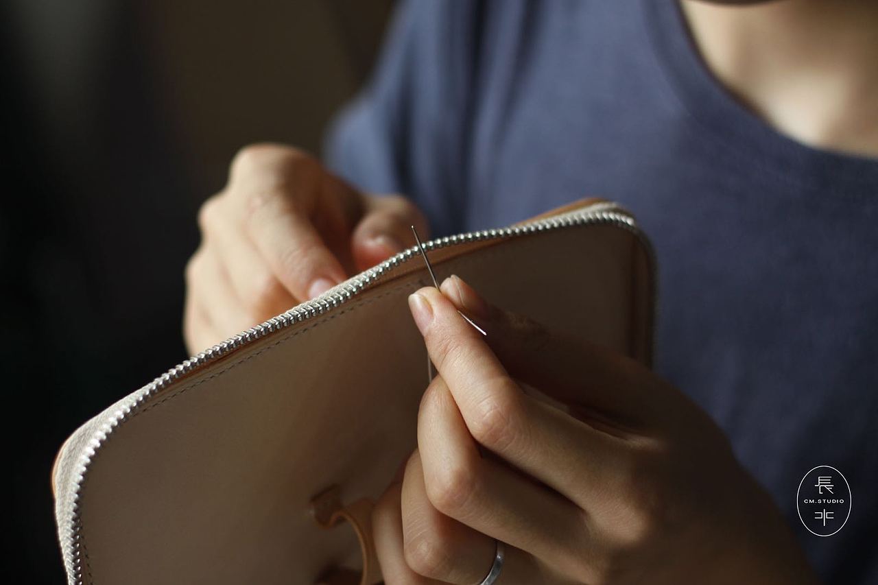 手工皮具 皮雕 布朗熊 首饰包 手拿包