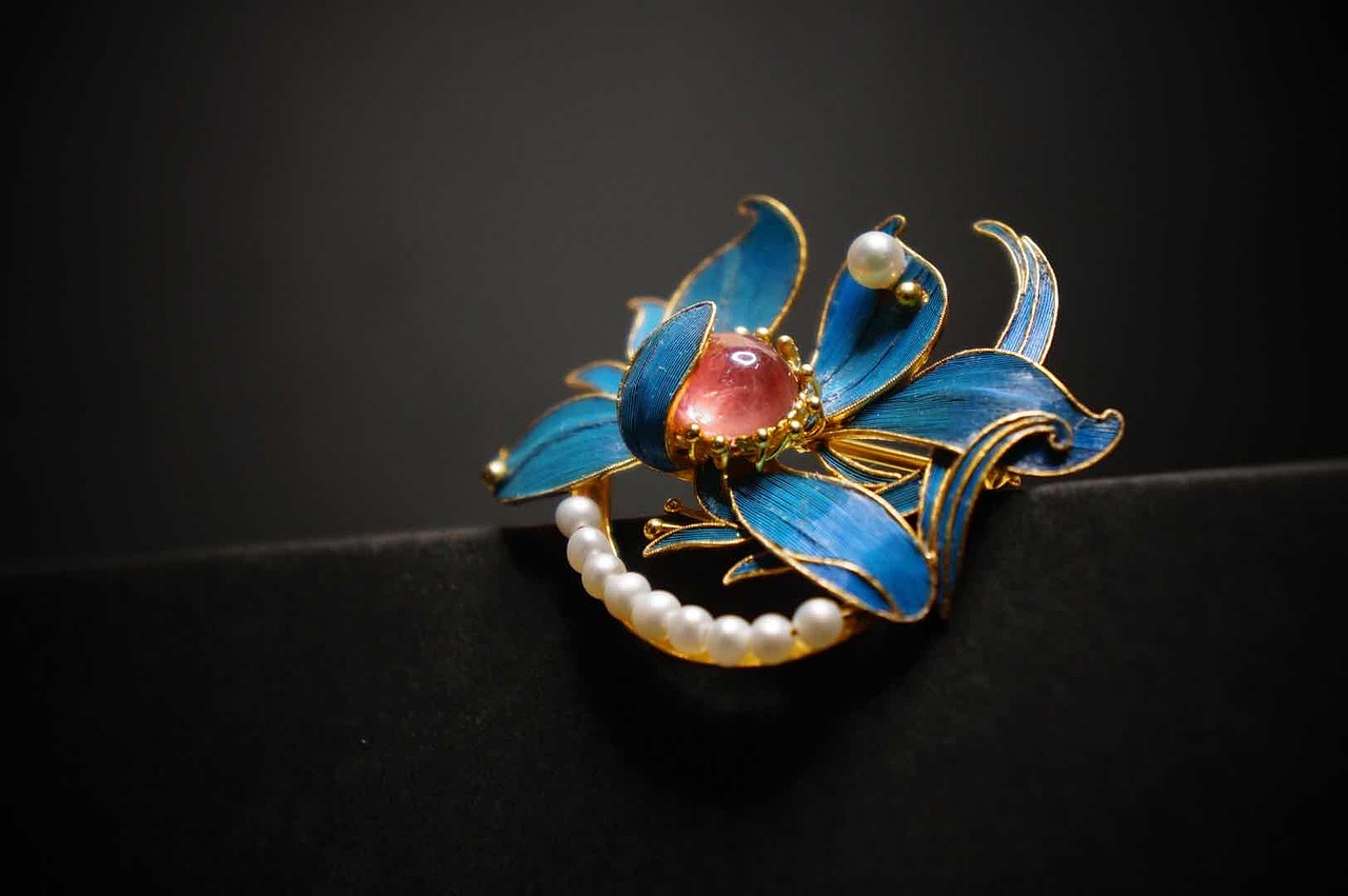 2020年初胸针系列古物新饰点翠首饰非遗工艺现代首饰