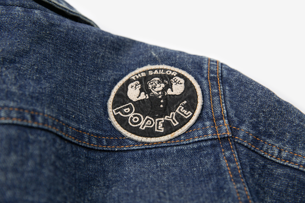 大力水手牛仔外套拍摄裤子服装摄影平铺挂拍白底图（图ZMTg4MDU4OTMy） - 产品摄影 - 站酷设计师杭州摄影师祥子原创素材 - 站酷ZCOOL