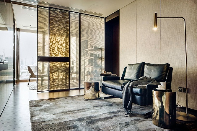 大白墙要过时啦!现在墙面流行这么装!