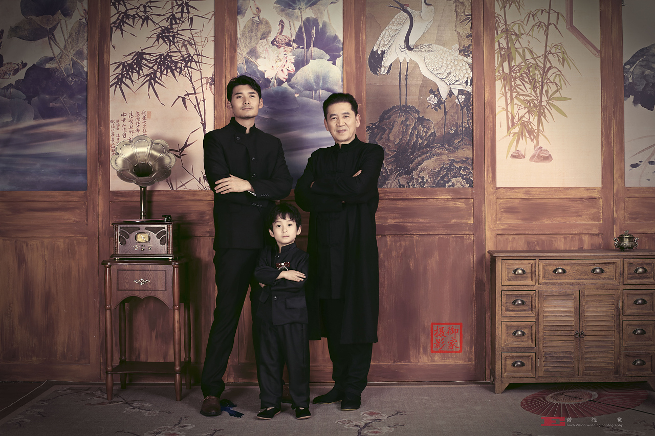 青岛全家福（图ZMjI0NTkwNjI0） - 人像摄影 - 站酷设计师御家摄影原创素材 - 站酷ZCOOL