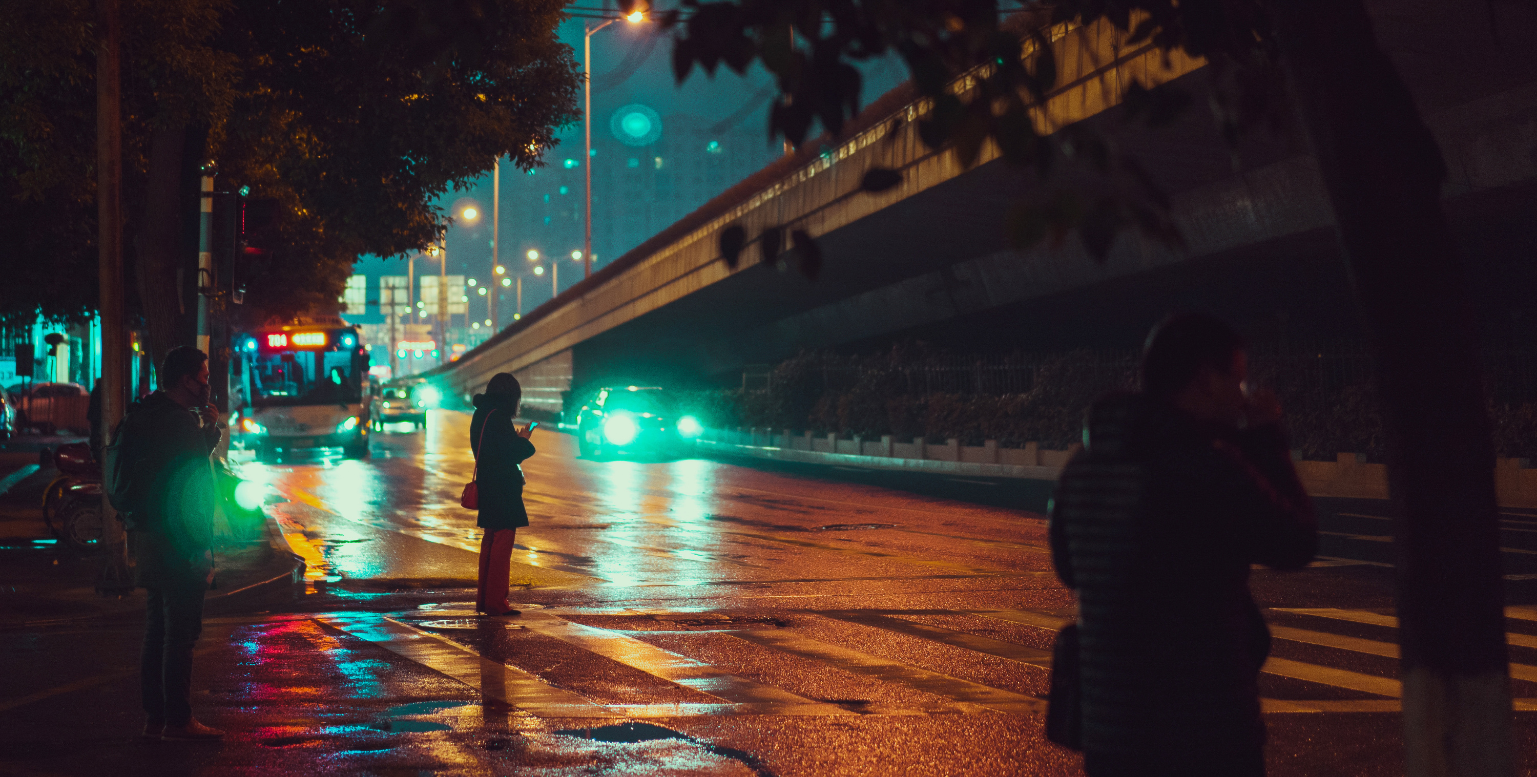 上海南京路-下雨的夜晚|摄影|人文/纪实|漂流鸵鸟 - 原创作品 - 站酷 (ZCOOL)