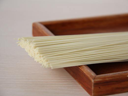 四季面面条随拍(个人主页-ZMzYyMDcyNTI=) - 产品摄影 - 站酷设计师时隙志原创素材 - 站酷ZCOOL