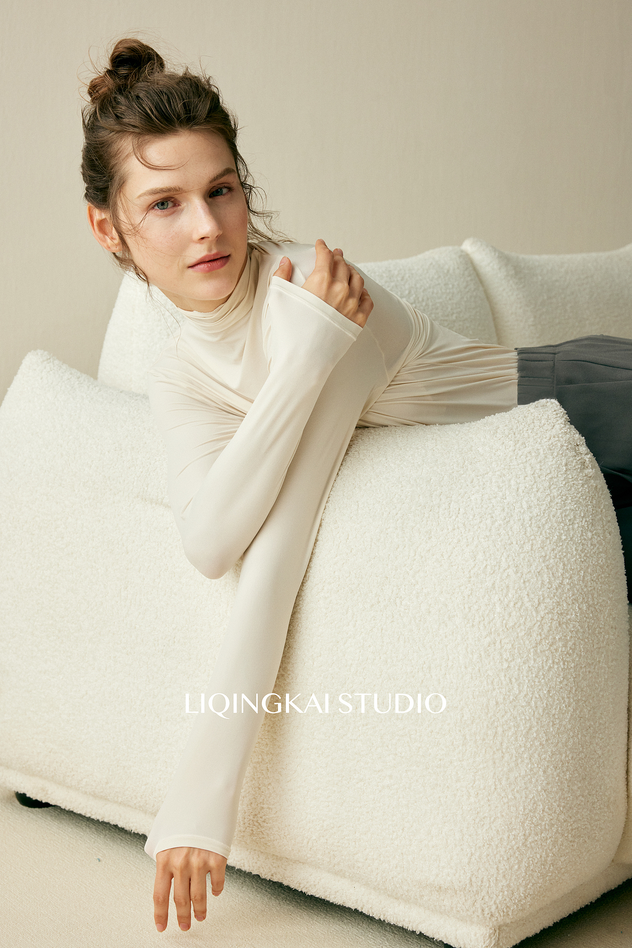 "Comfortable and relaxed attire"🍁保暖季（图ZMzU1MjczNDA4） - 时尚/艺术摄影 - 站酷设计师摄影师李清凯原创素材 - 站酷ZCOOL