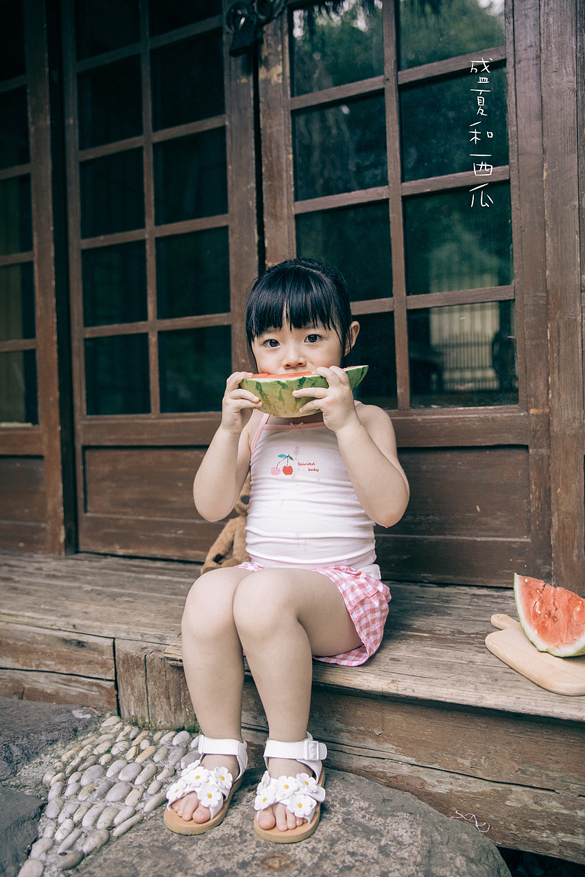 盛夏和西瓜（图ZMTY4NDI1ODA4） - 人像摄影 - 站酷设计师一只小心晨原创素材 - 站酷ZCOOL