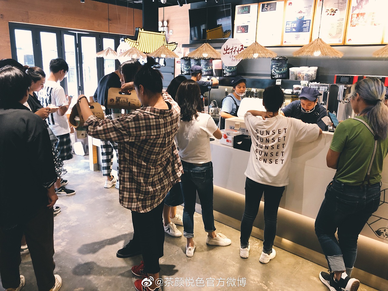 茶颜悦色-江枫渔火概念店（图ZMjMwNjIzODQ0） - 展陈设计 - 站酷设计师Binburger原创素材 - 站酷ZCOOL