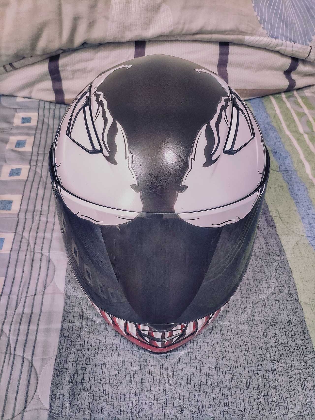 taohinfaseedfs816毒液一代头盔彩绘涂装