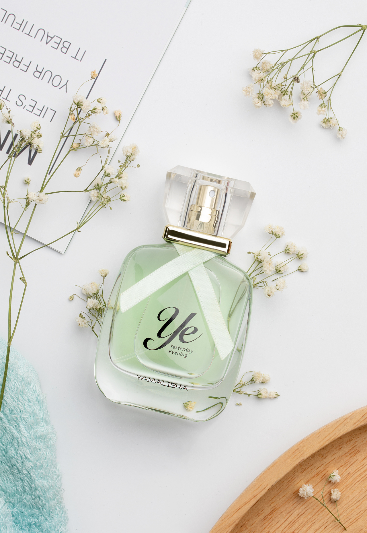 【产品摄影】亚玛莉莎香水场景图