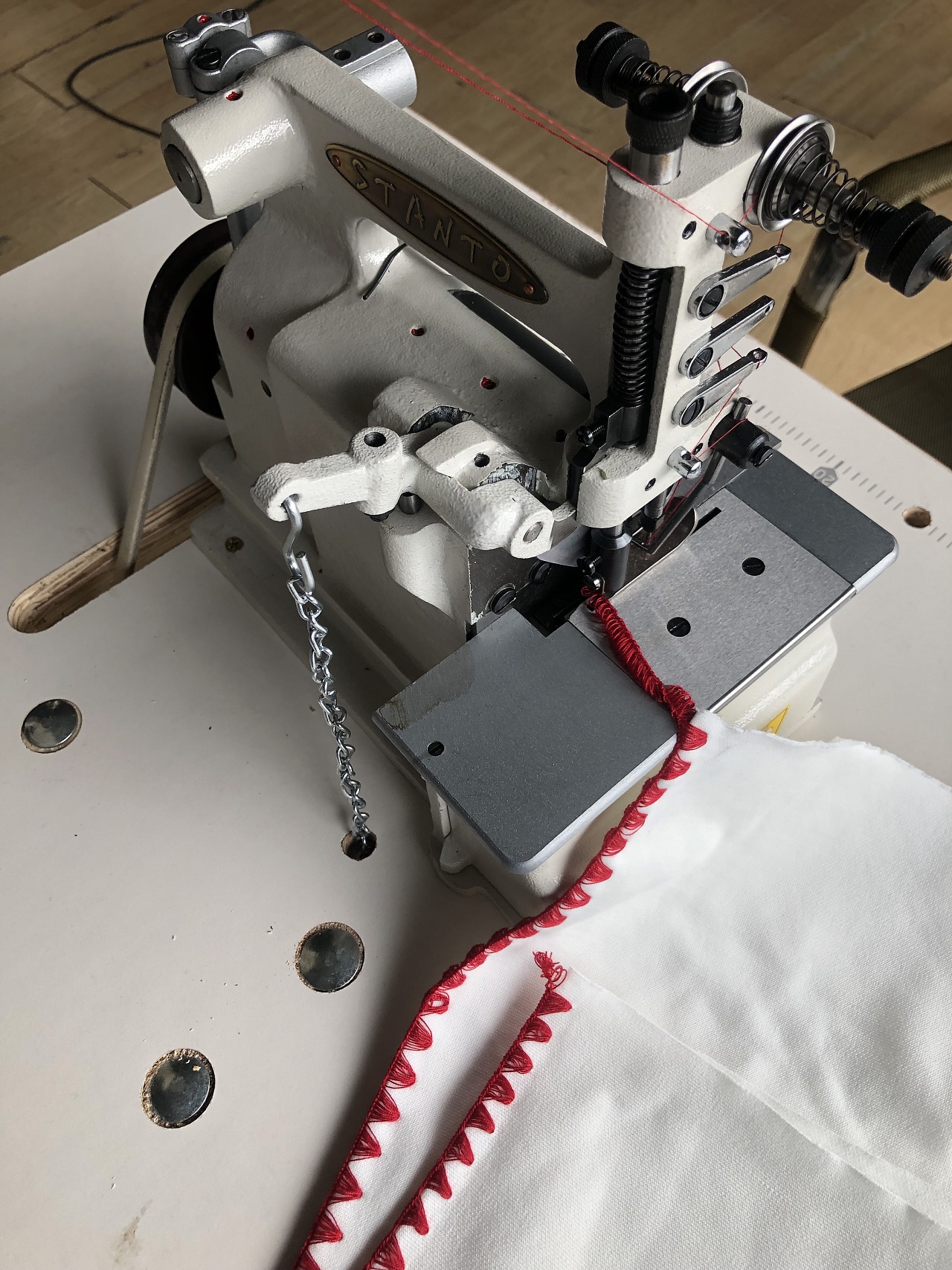 贝形机,花式锁边机,地毯拷边机