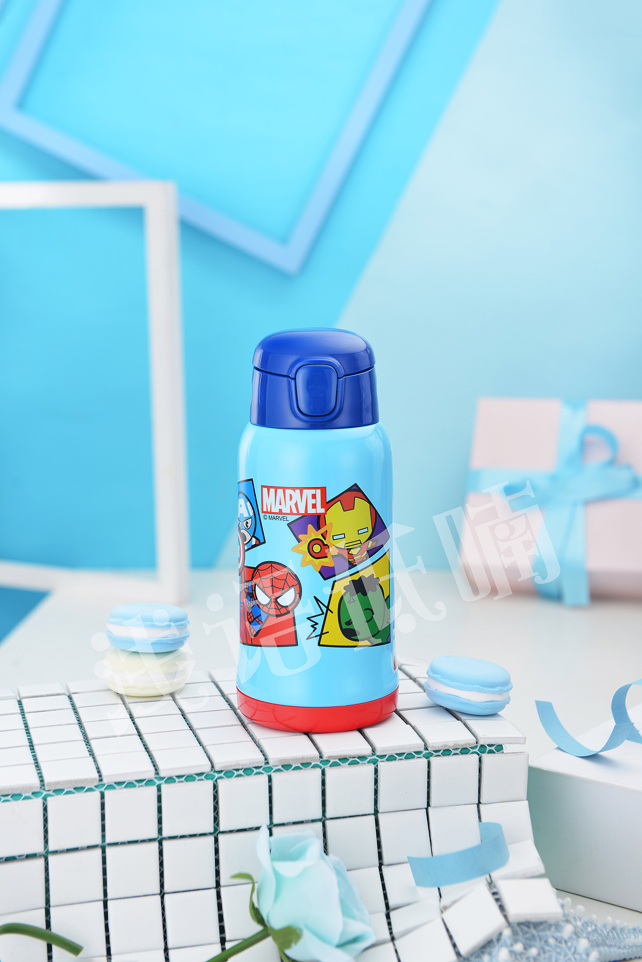 儿童保温壶拍图