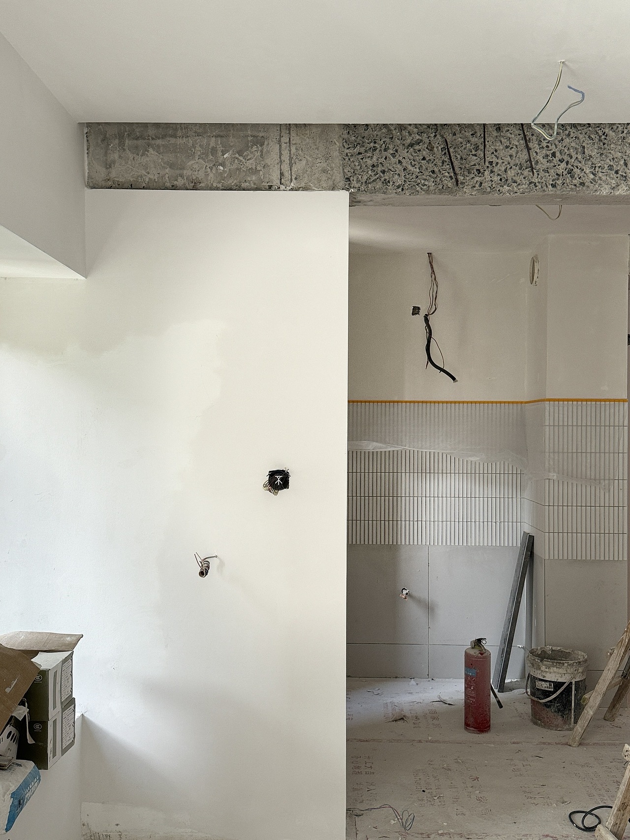 父母说找的什么设计师,梁的漆都不刷