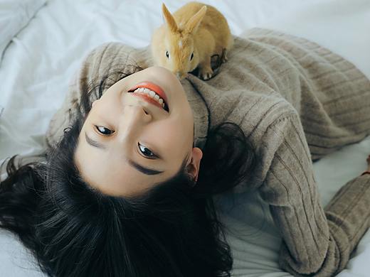 害羞的兔兔