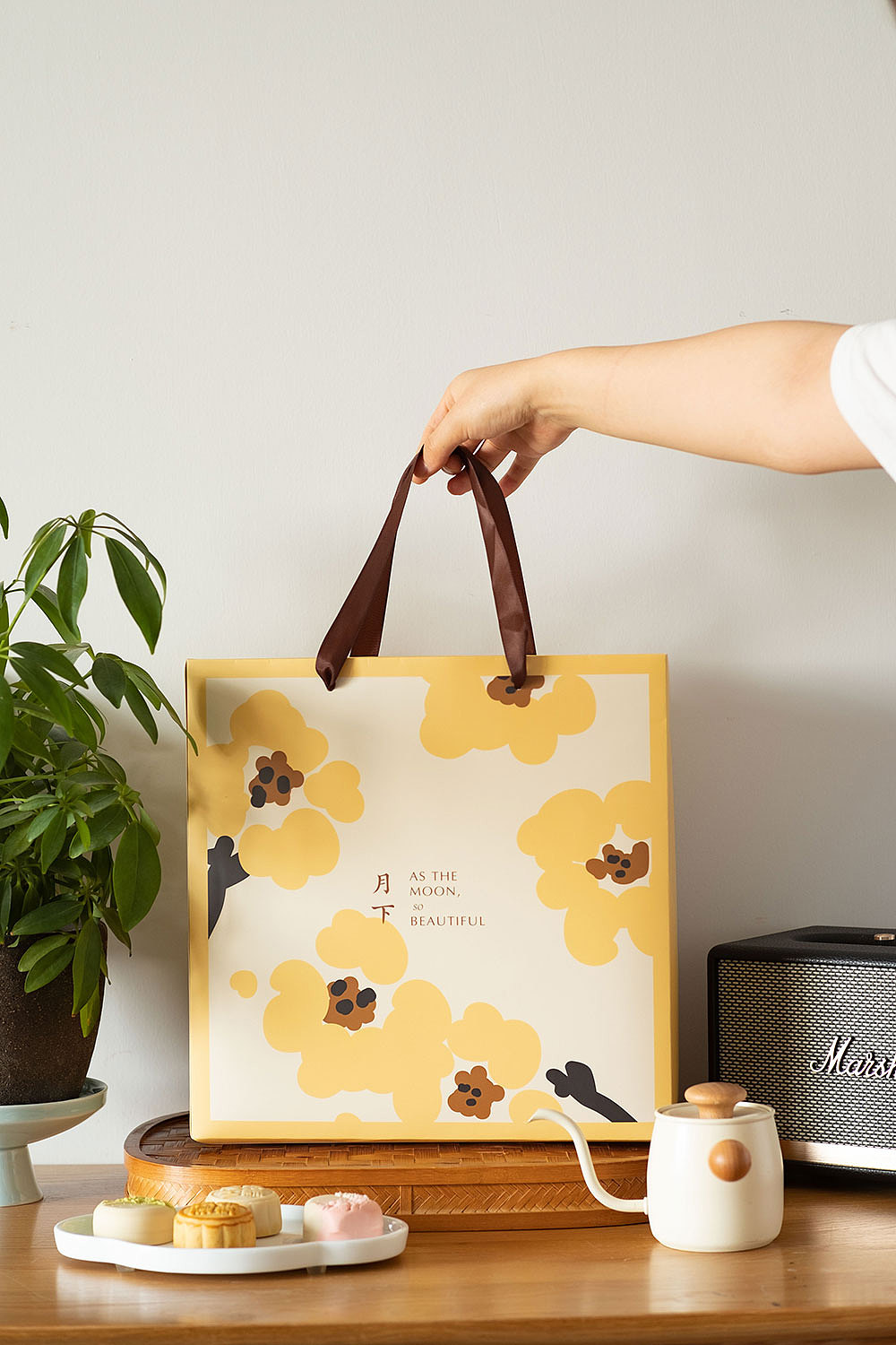 2022中秋月饼礼盒系列-月下（图ZMzIwMzk4NDky） - 包装 - 站酷设计师善恩设计工作室原创素材 - 站酷ZCOOL