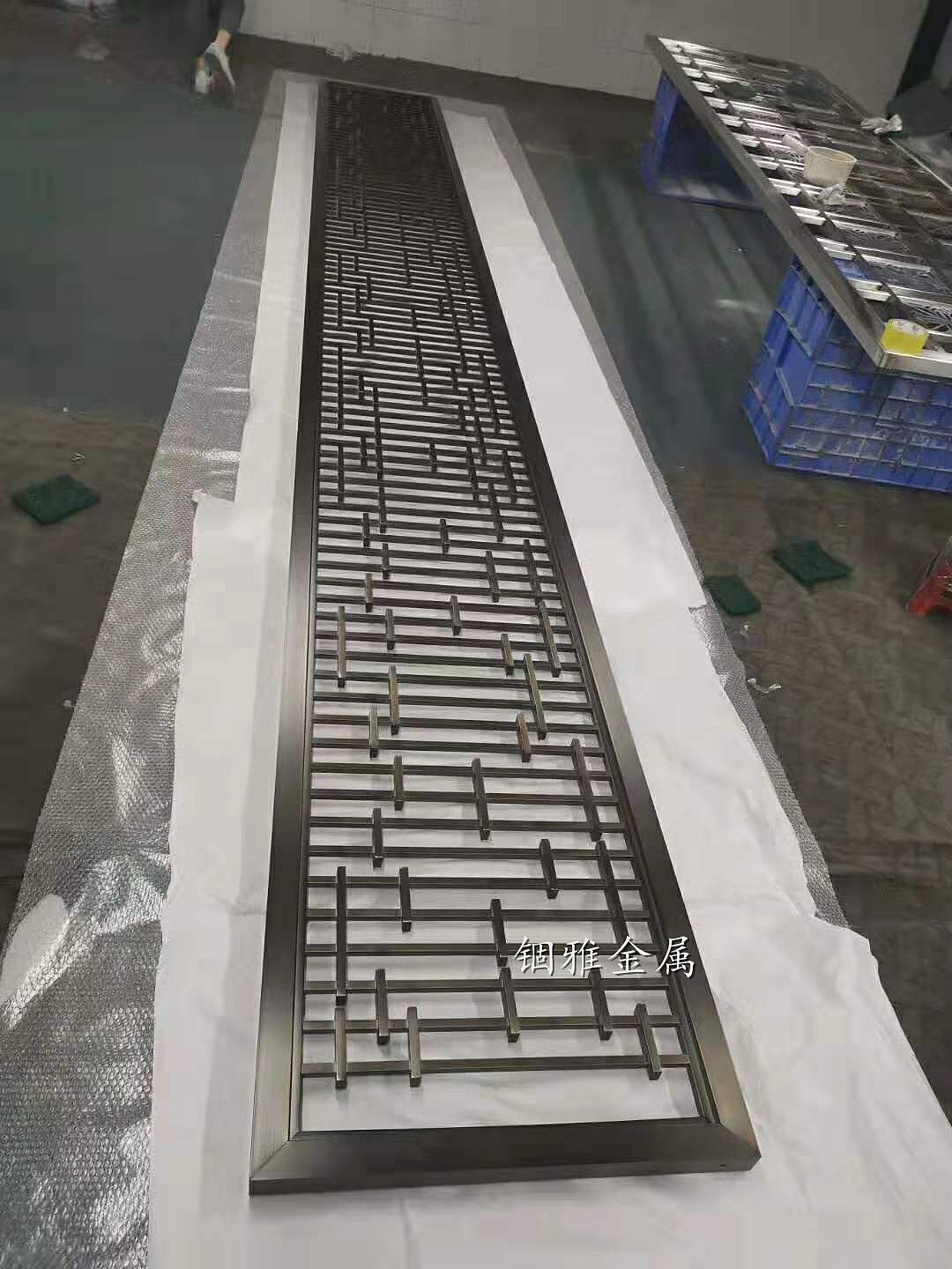 高档星级酒店大厅装饰不锈钢焊接K金屏风