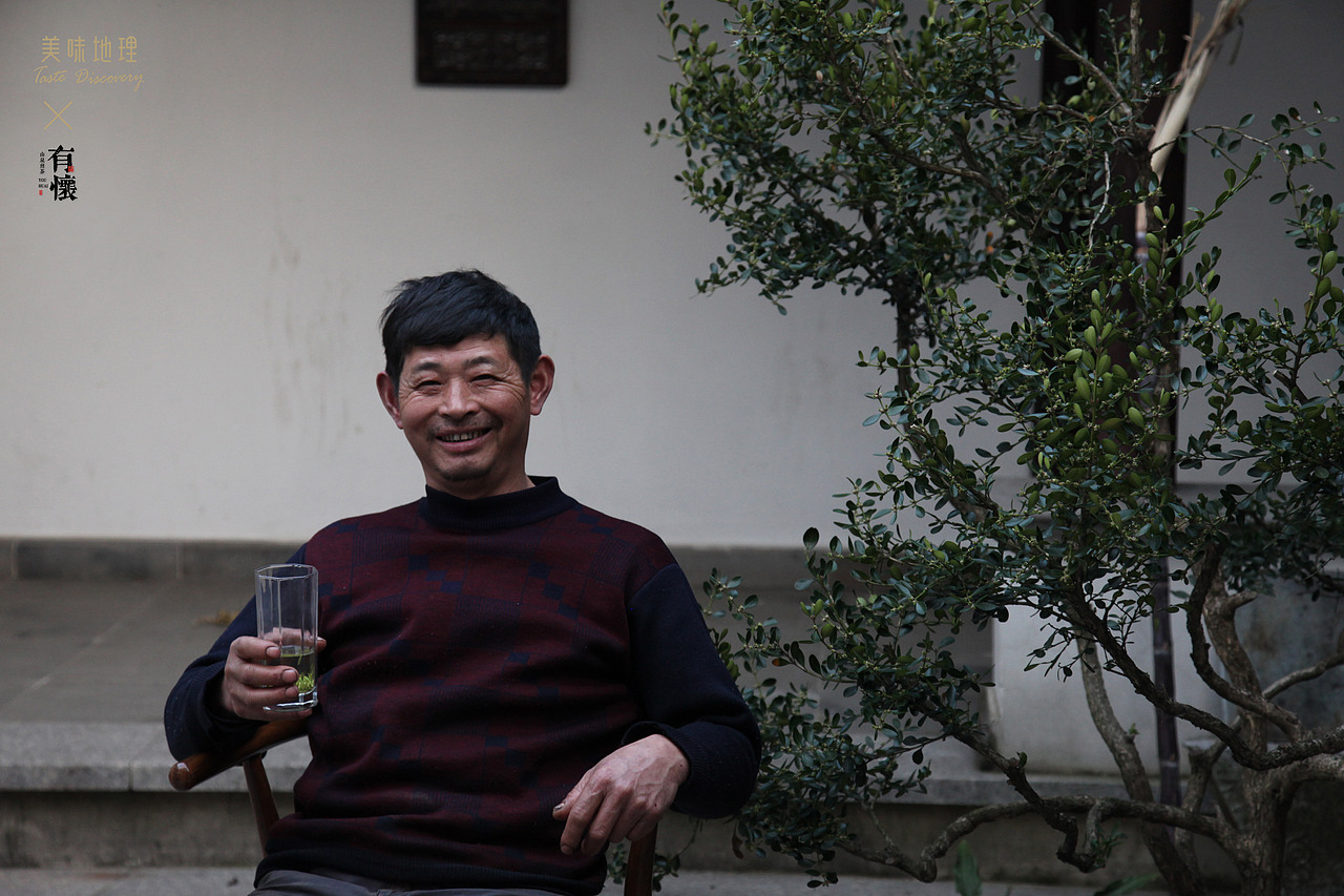 每日清晨茶娘采摘后由当地制茶手艺人进行炒制,成品茶条索纤细,嫩绿隐翠,清香幽雅,汤色碧绿清澈,叶底柔匀,鲜爽生津,饮后回甘。<br>