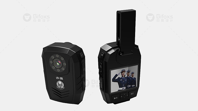 2.经典的警用执法仪设计
这款执法仪是比较经典的,在各大电影中,警察身上都有出现过。 外观设计显得稳重,那个夹子是专门可以夹在警务人员的衣服上,方便携带,小巧而不显得过去笨重。执法仪的创新特点:1、主机摄像头:广角镜头,135度无畸变摄像头;1600万像素拍照,1920*1080P高清录像,分体摄像头110度无畸变广角镜头,1600万像素拍照,1280*720P高清录像。2、HD1080P@30FPS高清拍摄效果, 1600万(1600、1200、800、500四档可调)拍照像素;照相分辨率4608*3456;3、可以摄中拍(录像过程中依然可拍照) ;录像拍照互不干扰。4、图片自动叠加具体时间与车辆违章行为(提前用电脑添加若干违章行为,使用时候用按键选择);