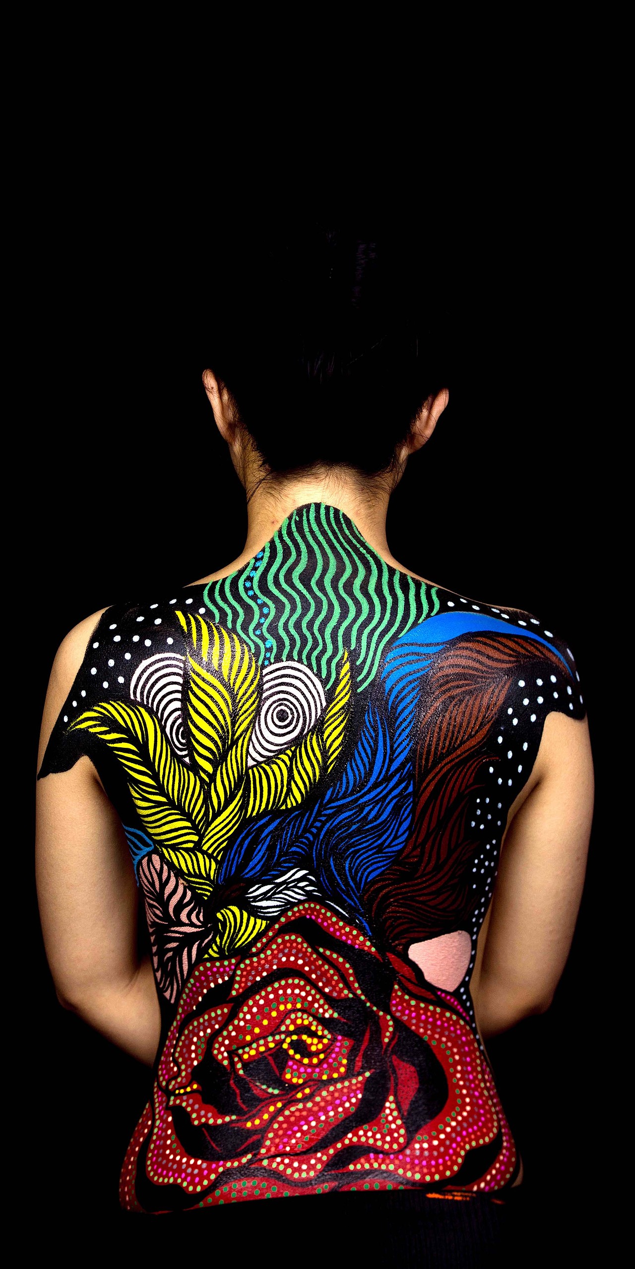 文刀绘 公共艺术《艺术在身体上游走》