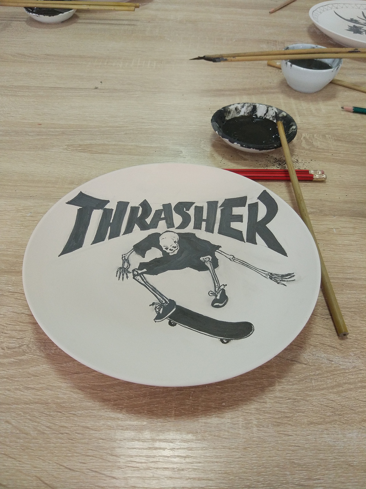 景德镇陶瓷手绘涂鸦滑板插画（图ZMTgwODc4NTEy） - 新锐潮流插画 - 站酷设计师3EvilStanc原创素材 - 站酷ZCOOL