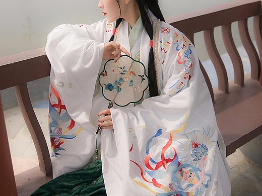 菡淆儿作品 /汉服设计 《婀弥》