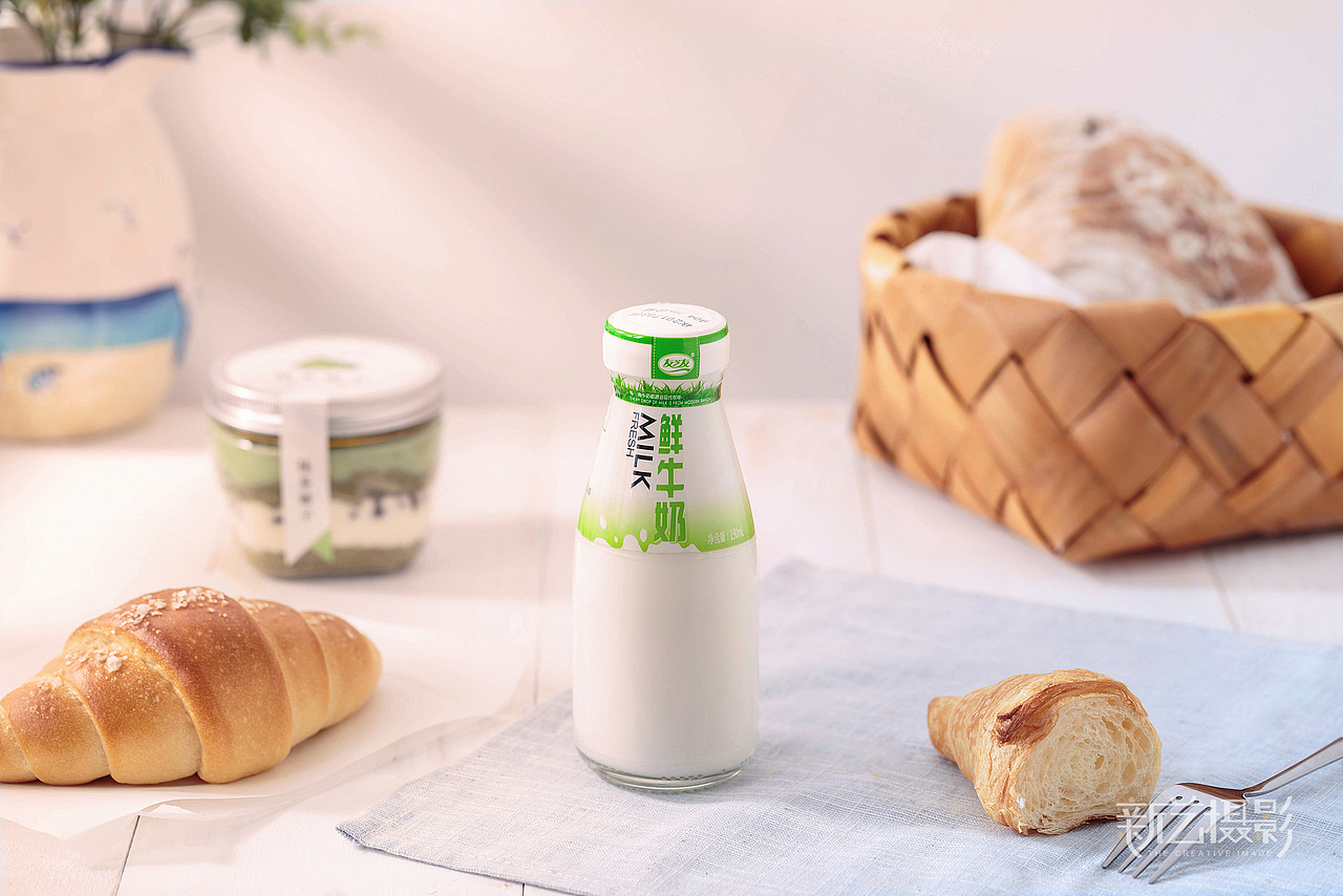 友芝友牛奶场景图 饮品拍摄 静物摄影 早餐（图ZODEwNjUwMDg=） - 产品摄影 - 站酷设计师唯艺创索视觉策划原创素材 - 站酷ZCOOL